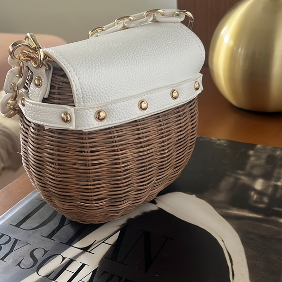 Tommy Bahama Wicker Bucket Bag Excellent condition! - Picture 2 of 8